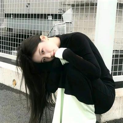 甜蜜寂寞女孩